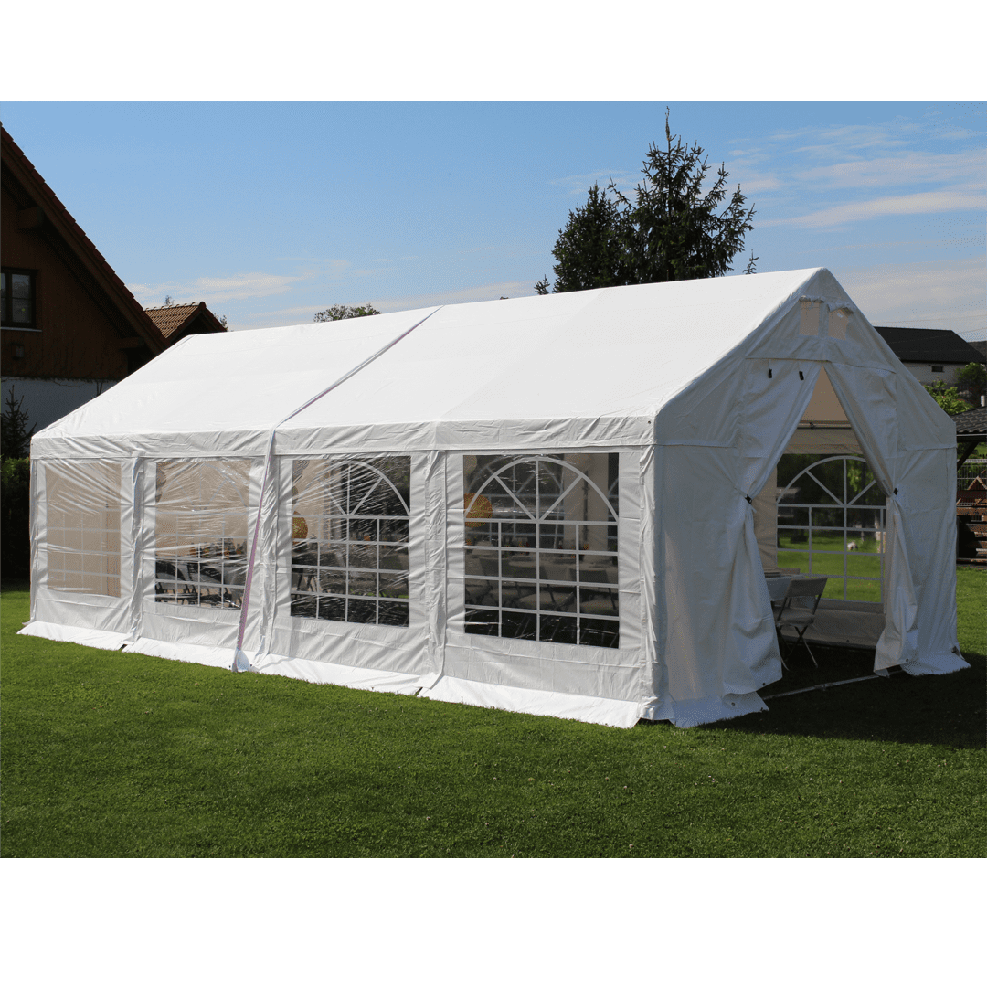 Biały namiot imprezowy z oknami łukowymi – wynajem namiotów na komunie i wesela Bochnia